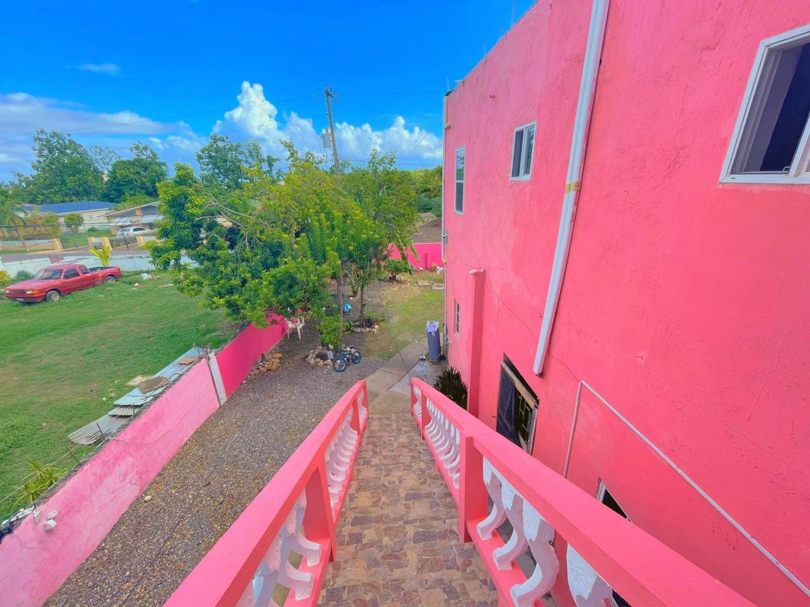 A Taste Of Jamaica Lavern'S Place オーチョ・リオス エクステリア 写真